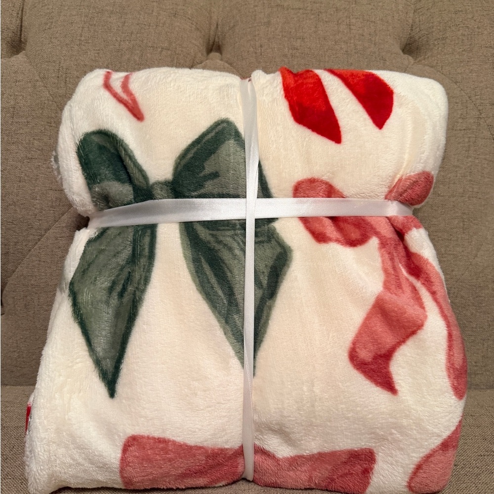 🎄 Christmas Throw Blanket – New with Tags